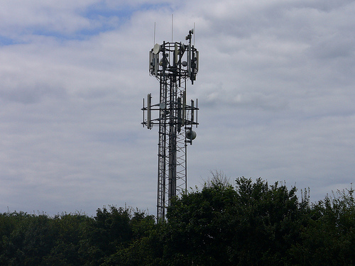 Sun journalist cleared over suspected handling of stolen mobile phone