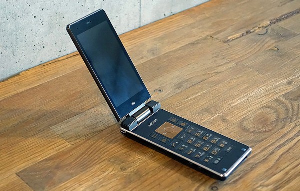 I tried to live with a high-end feature phone. I can’t.