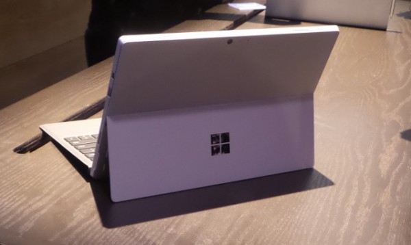 481157-microsoft-surface-pro-4-640x382