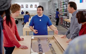 Apple is training its store staff to offer fashion advice
