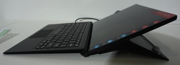 lenovo_ideapad_miix_700_side_on
