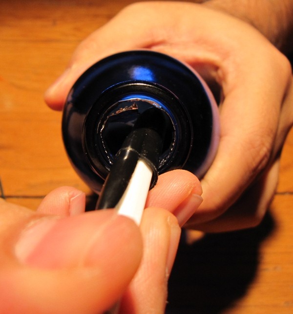 02-foil in bottle