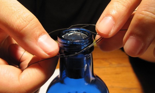 04-knot over bottle neck