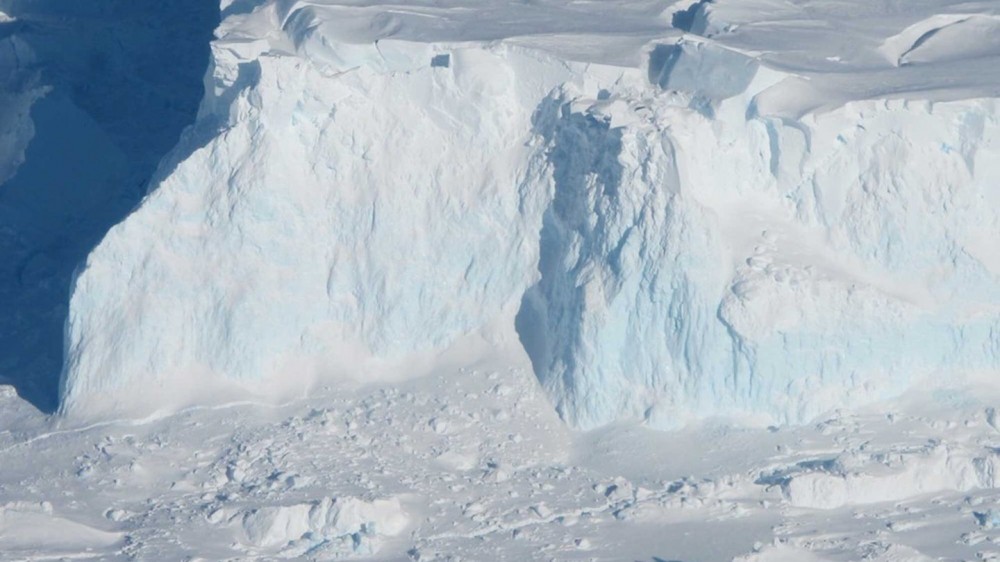 The ‘Doomsday’ glacier is fracturing and changing. AI can help us understand how.